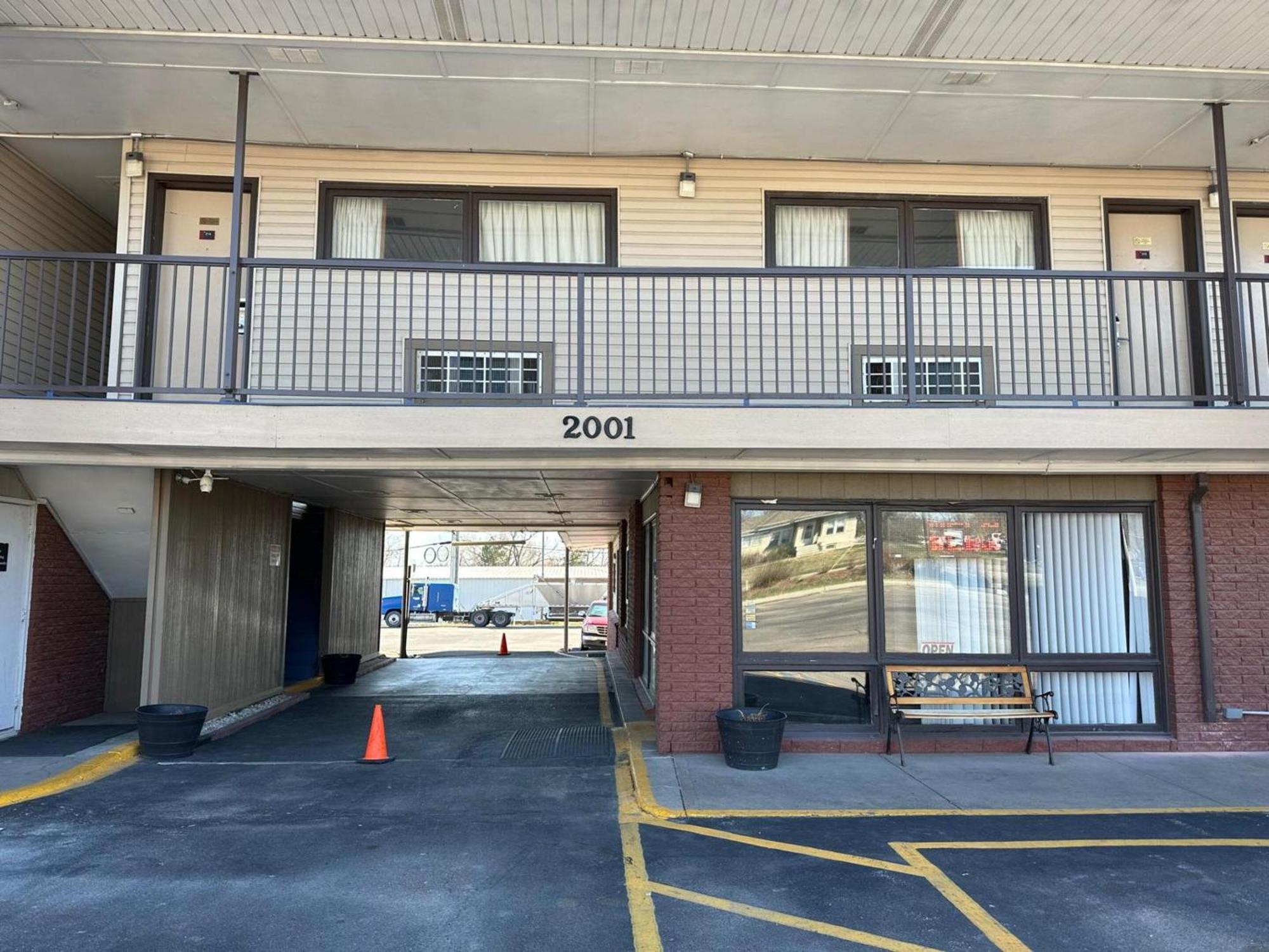 Stay Inn By Oyo Near I 80 Lincoln West Exterior foto