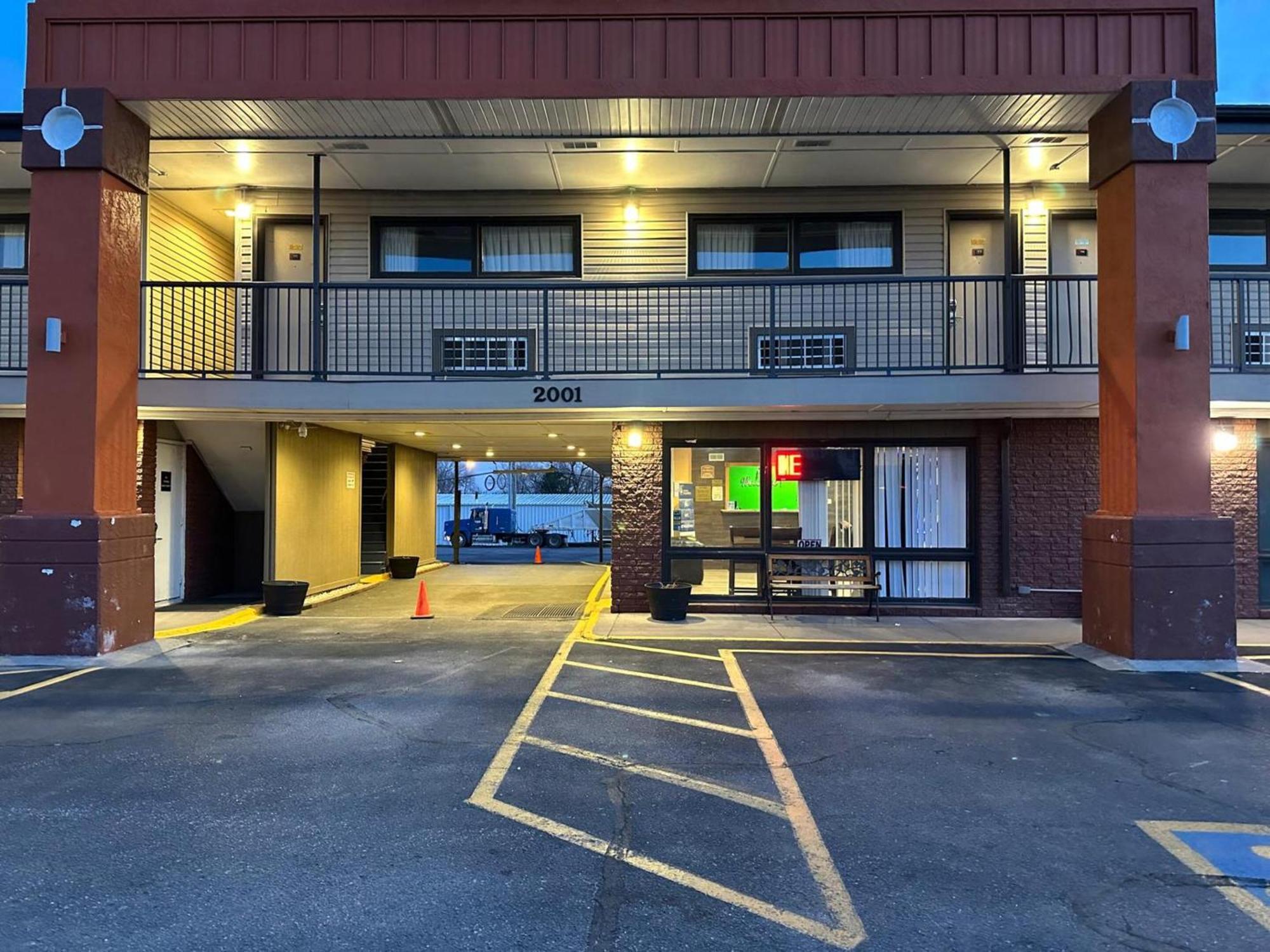 Stay Inn By Oyo Near I 80 Lincoln West Exterior foto